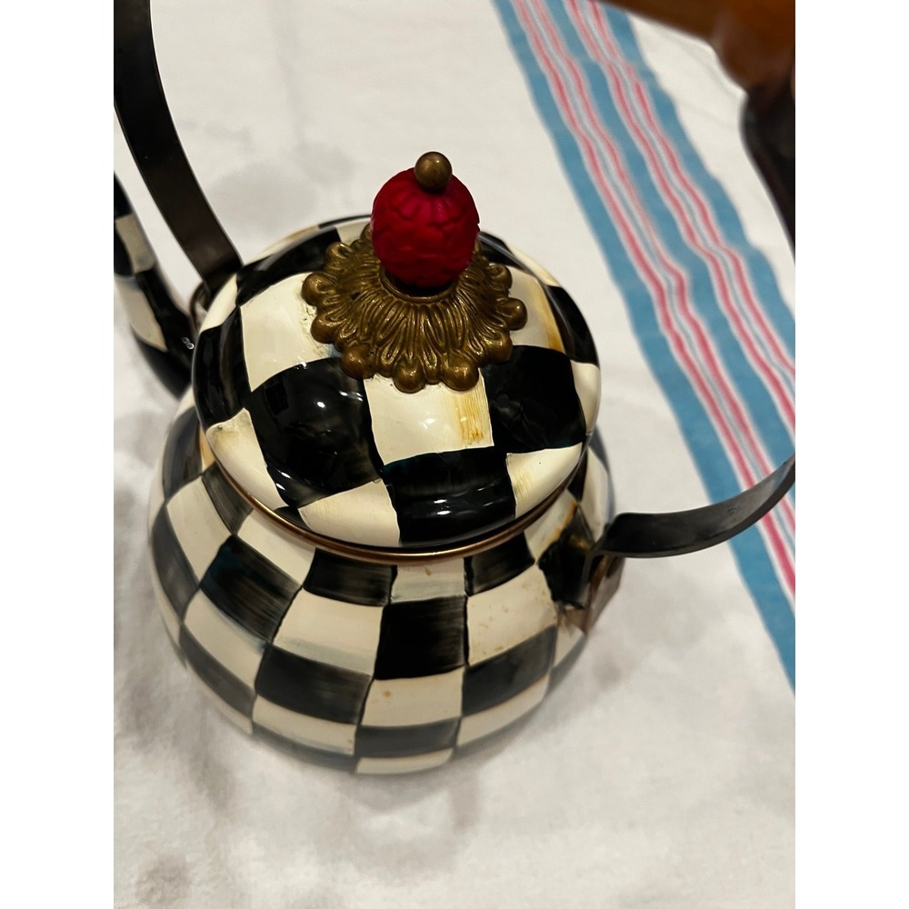 Mackenzie Child's Courtly Check teapot - Picture 5 of 8